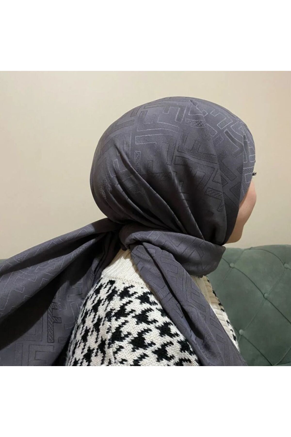 Kadın Tesettür Ipeksi Pamuk Jakar F Desen Şal*Füme