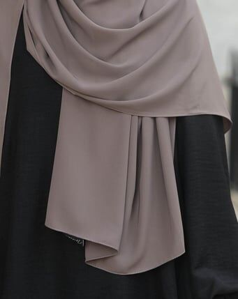 Tesettür Hijab Medine Ipeği Şal*koyu Vizon