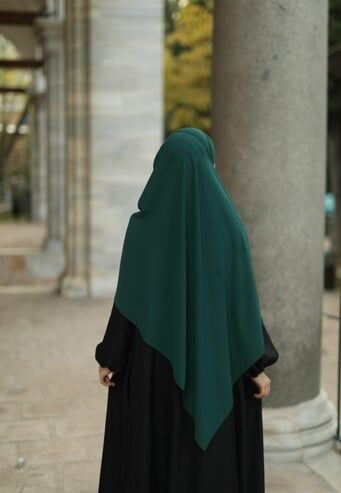 Tesettür Hijab Medine Ipeği Şal*zümrüt