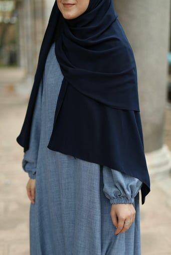 Tesettür Hijab Medine Ipeği Şal*lacivert