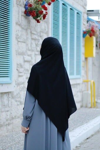 Tesettür Hijab Medine Ipeği Şal*siyah