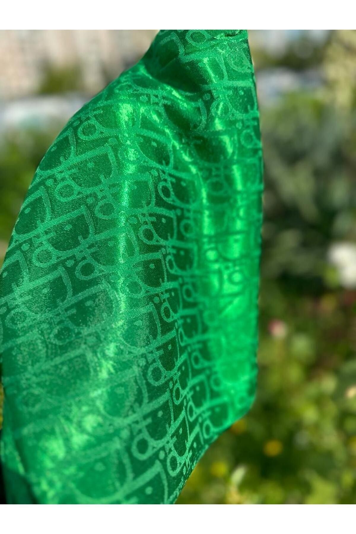 Kadın Tesettür Ipeksi Parlak Jakar D Desen Şal*benetton Yeşili