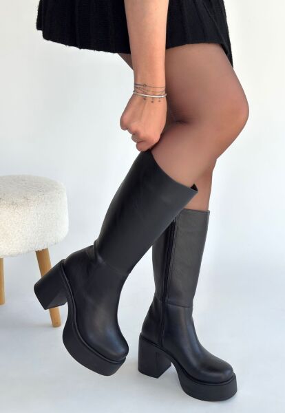 Disan Siyah Cilt Topuklu Çizme