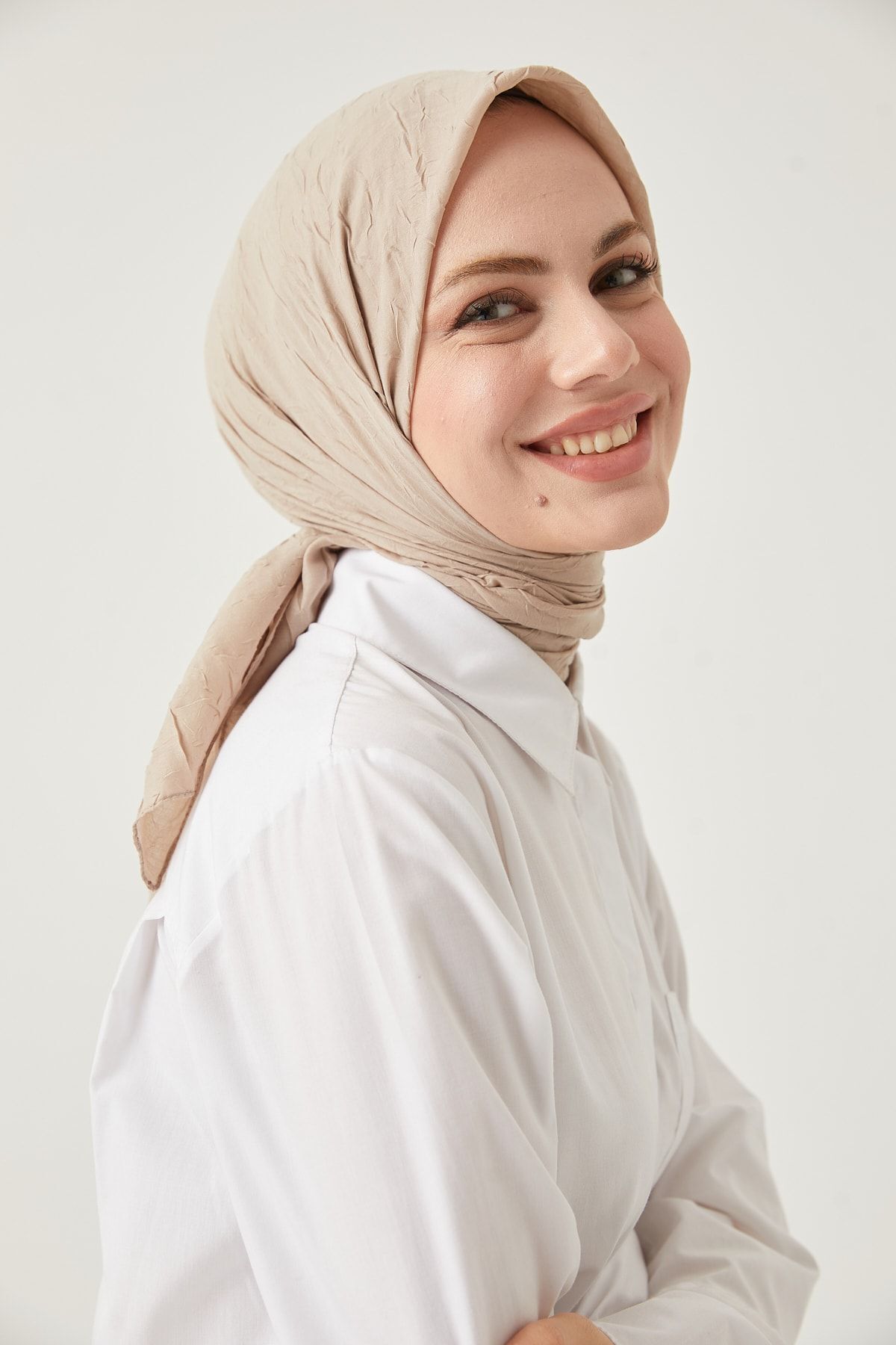 Kadın Tesettür Bambu Kraş Eşarp*bej