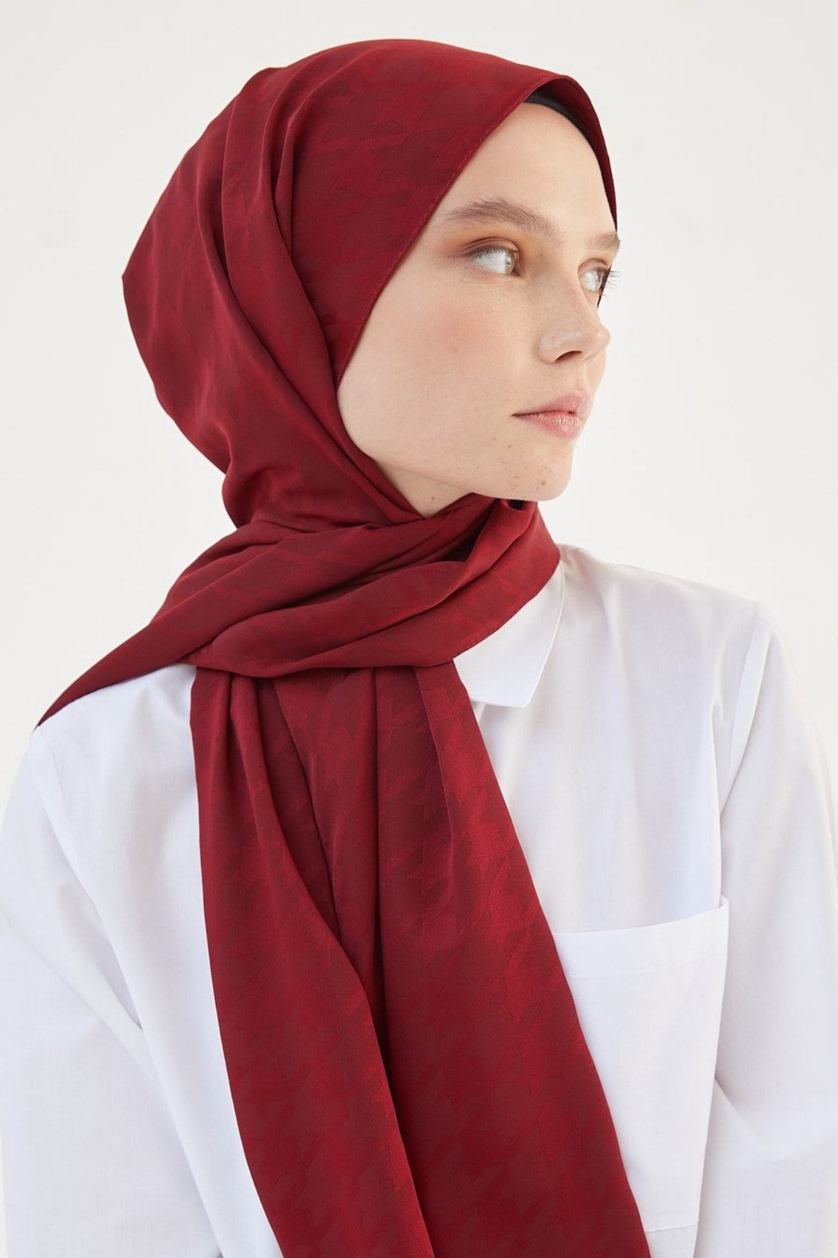 Kadın Tesettür Ipeksi Jakar Kazayağı Desen Şal*bordo