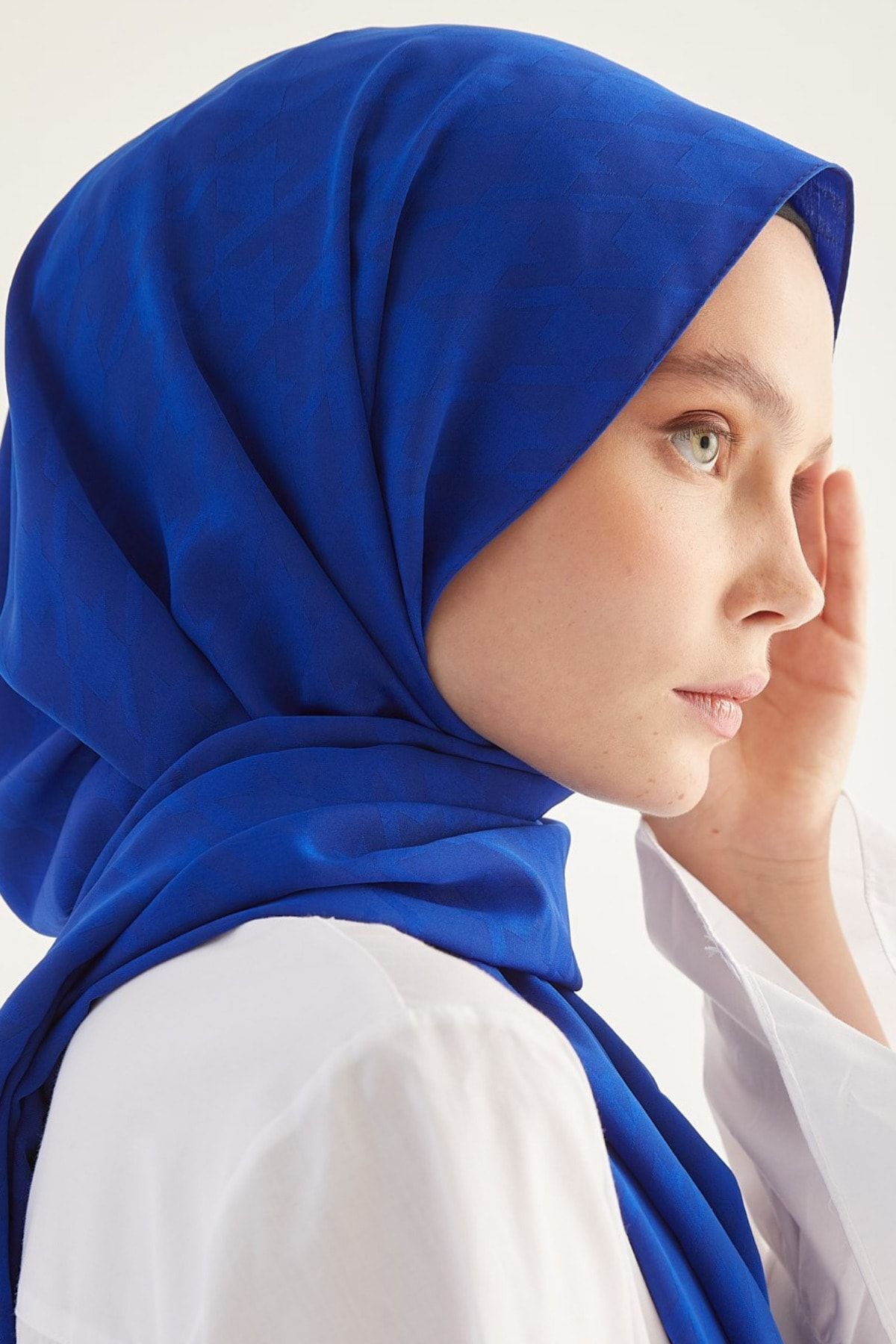 Kadın Tesettür Ipeksi Jakar Kazayağı Desen Şal*saks Mavi