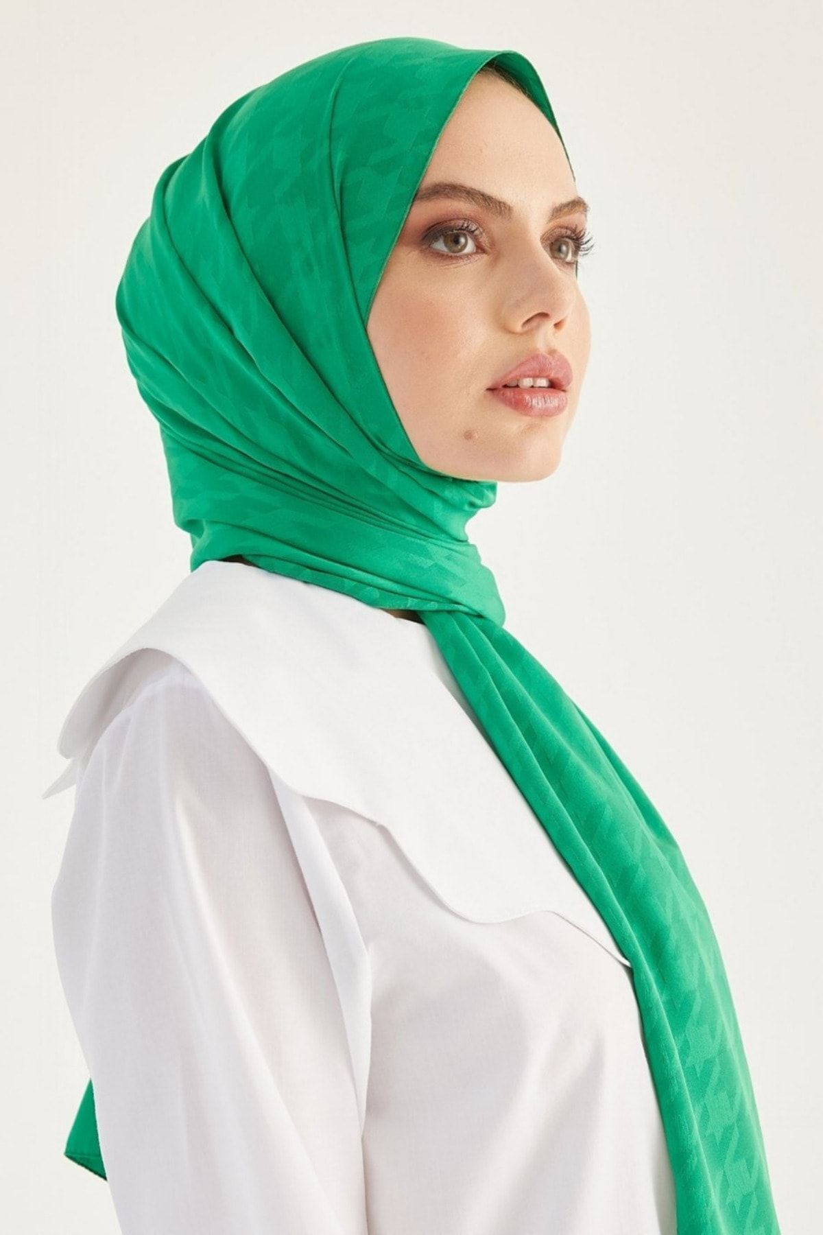 Kadın Tesettür Ipeksi Jakar Kazayağı Desen Şal*benetton Yeşili