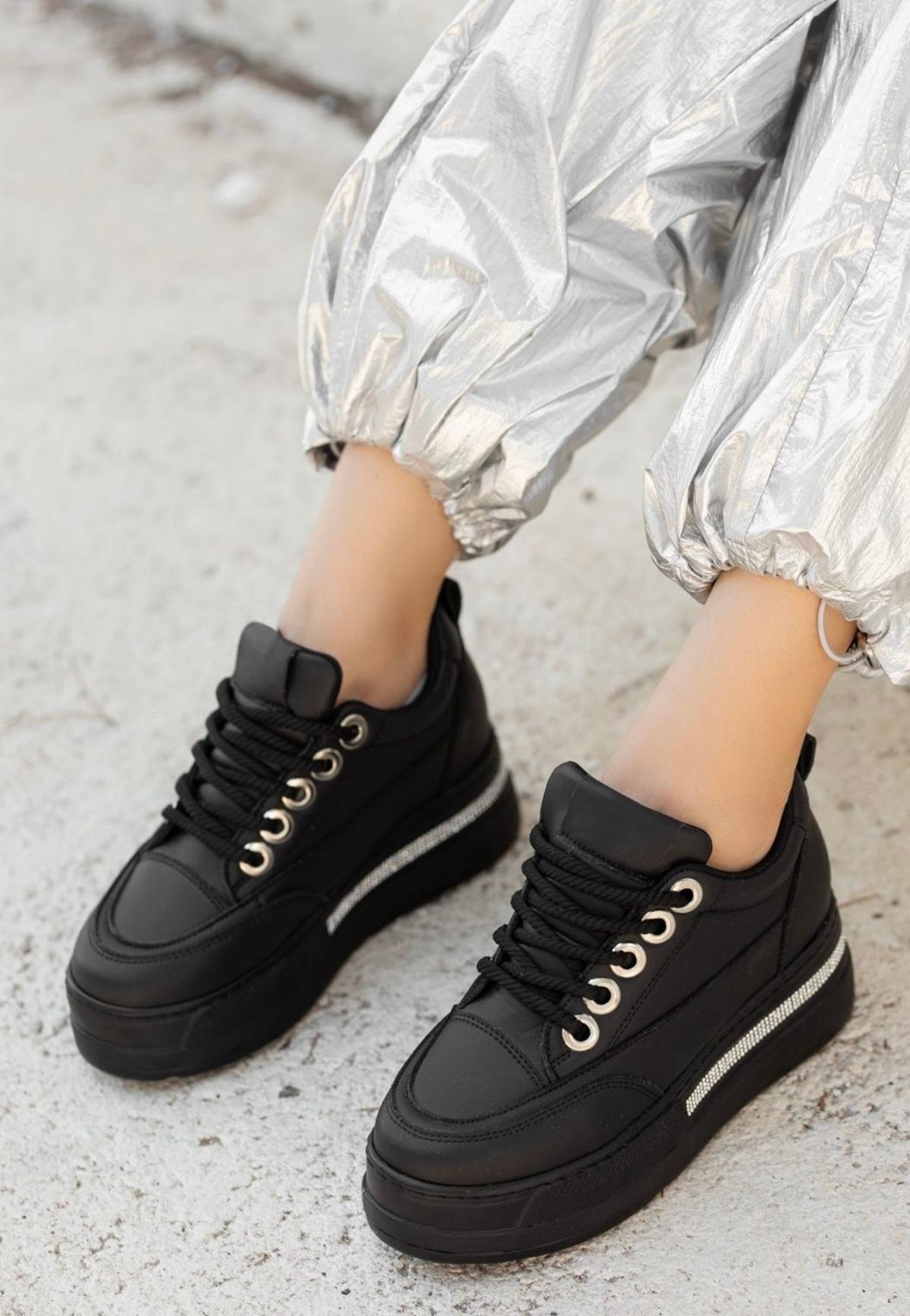 Lulu Siyah Cilt Bağcıklı Spor Ayakkabı 259690