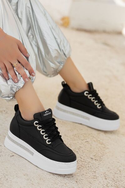 LULU Siyah Cilt Beyaz Tabanlı Bağcıklı Spor Ayakkabı 261578